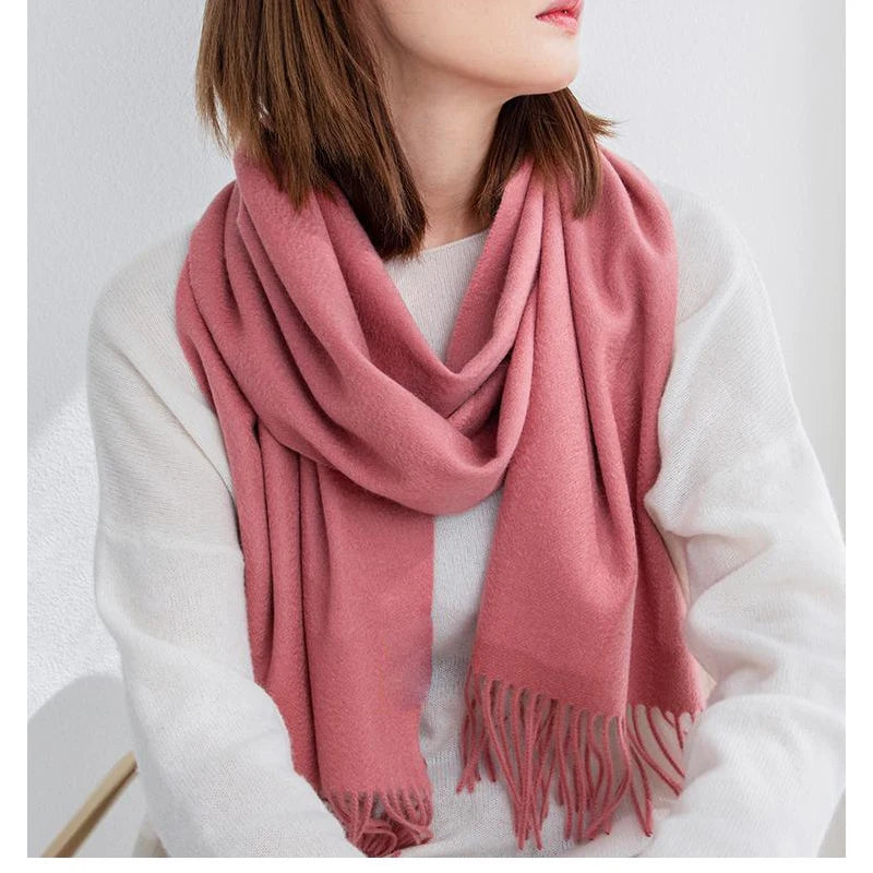 Elara Wool Scarf – Timeless Warmth, Effortless Style