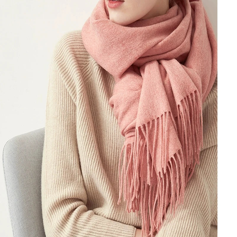 Elara Wool Scarf – Timeless Warmth, Effortless Style