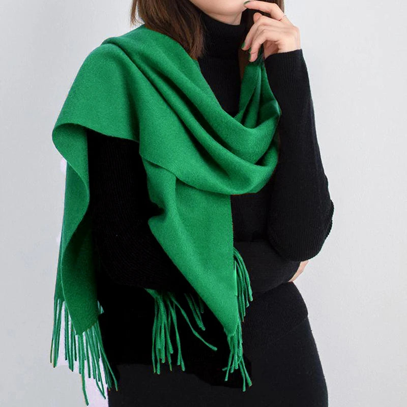Elara Wool Scarf – Timeless Warmth, Effortless Style