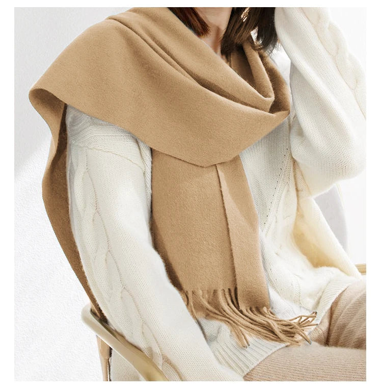Elara Wool Scarf – Timeless Warmth, Effortless Style