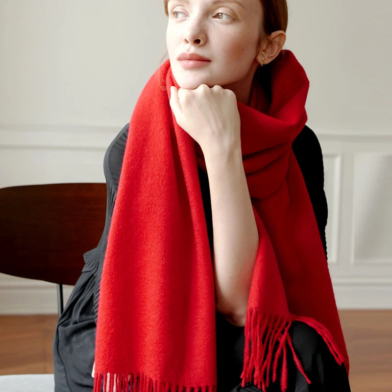 Elara Wool Scarf – Timeless Warmth, Effortless Style