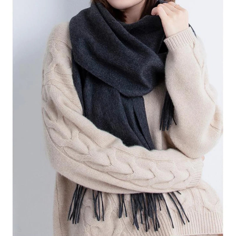 Elara Wool Scarf – Timeless Warmth, Effortless Style