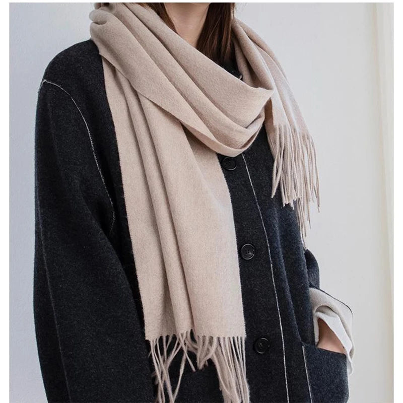Elara Wool Scarf – Timeless Warmth, Effortless Style
