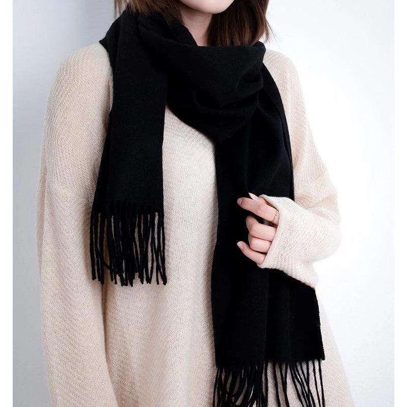 Elara Wool Scarf – Timeless Warmth, Effortless Style