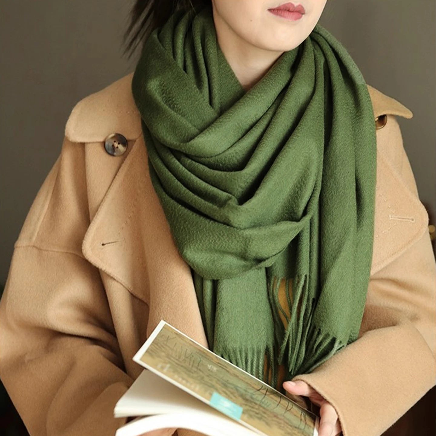 Elara Wool Scarf – Timeless Warmth, Effortless Style