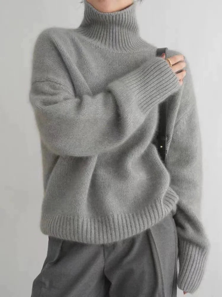 Liora Pure Wool Turtleneck – Cozy, Natural & Timeless