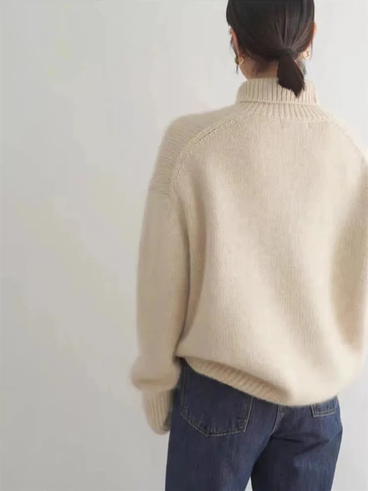 Liora Pure Wool Turtleneck – Cozy, Natural & Timeless